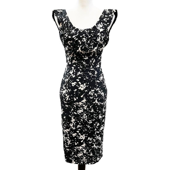 MICHAEL KORS COLLECTION Midi Dress 0 Black White Jacquard Sheath Zip Career NWT - Picture 1 of 10